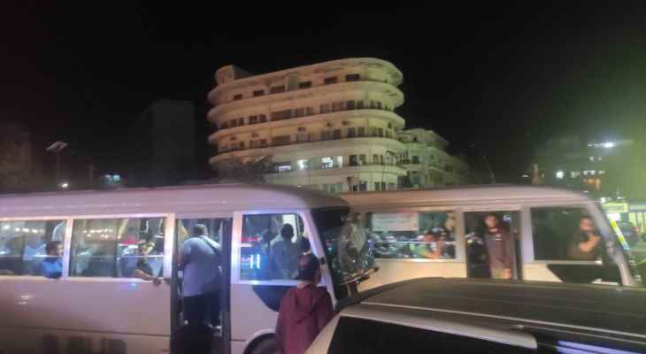 النشرة: انطلاق حافلات الآن من صيدا باتجاه السفاره الأمركية في عوكر
