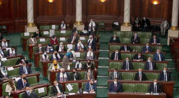 الجزيرة: 116 من جملة 217 نائبًا بالبرلمان التونسي المجمّدة أعماله أقرّوا مشروع قانون يلغي الأوامر الرئاسية