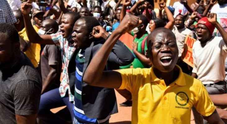 مظاهرات في بوركينا فاسو رفضاً لإعادة الاحتلال الفرنسي