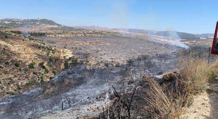 الدفاع المدني: انتهاء عمليات إطفاء النيران في أحراج محرونة ومزرعة مشرف ودير انطار