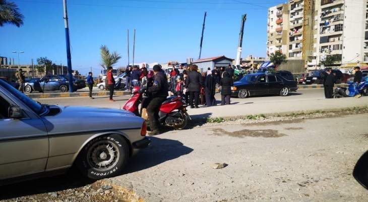 اعتصام في طرابلس رفضا لقرار الإقفال العام