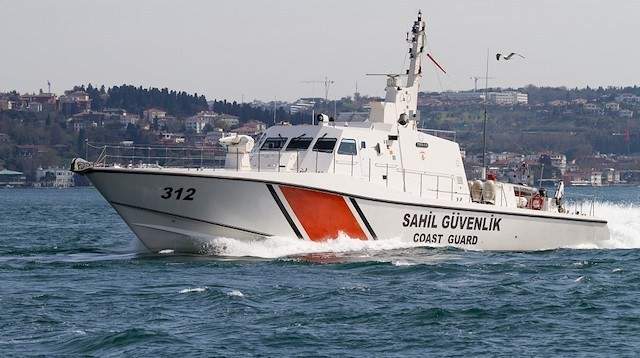 خفر السواحل التركي: مقتل 4 بعد غرق قارب مهاجرين قبالة ساحل غرب تركيا