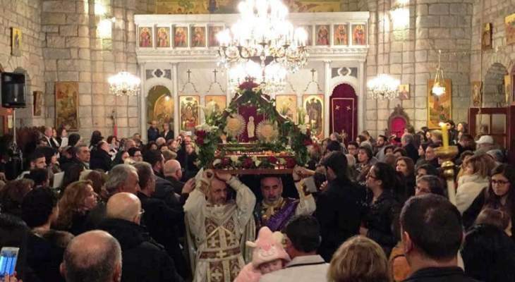 الموارنة والارثوذكس والكاثوليك يجتمعون في خدمة واحدة لرتبة جناز السيد المسيح في ضهور الشوير