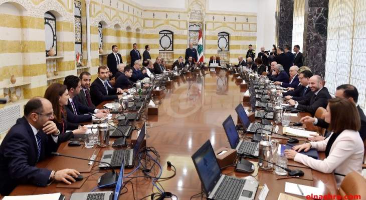 بدء جلسة مجلس الوزراء في القصر الجمهوري