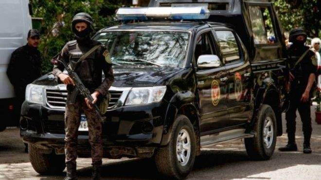 الجزيرة: مسلحون يستهدفون آلية عسكرية للجيش المصري جنوب غربي رفح  