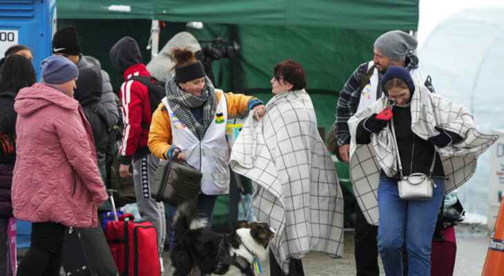 "وول ستريت جورنال: اللاجئون الأوكرانيون قد يواجهون صعوبات بحال هجرتهم إلى أميركا
