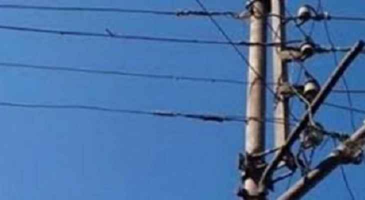 "النشرة": مجهولون سرقوا للمرة الثانية خلال 48 ساعة أسلاك الكهرباء من حي المشاع في عدلون
