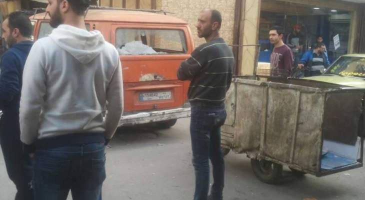 النشرة: إقفال شارع بستان القدس بمخيم عين الحلوة احتجاجا على الاشكال الذي وقع صباحا
