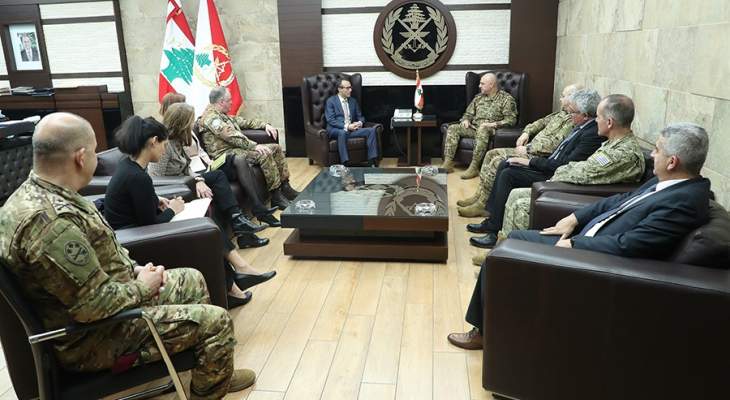 قائد الجيش بحث مع وفد أممي بالأوضاع العامة وتداول مع حمدان بشؤون مختلفة