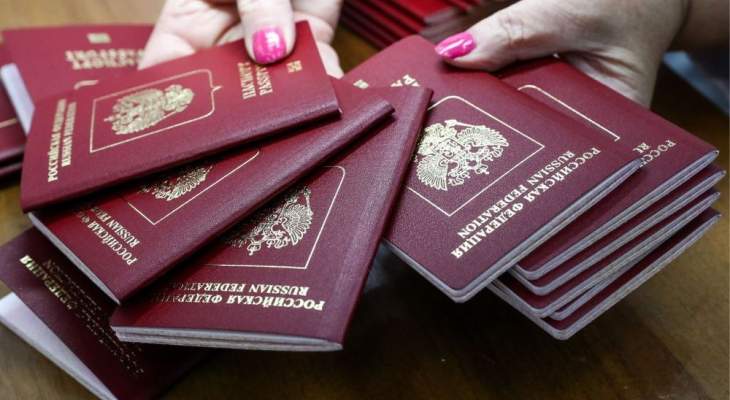 سلطات روسيا ستصدر جوازات سفر خاصة لمن تلقوا اللقاح بداية من الشهر المقبل 