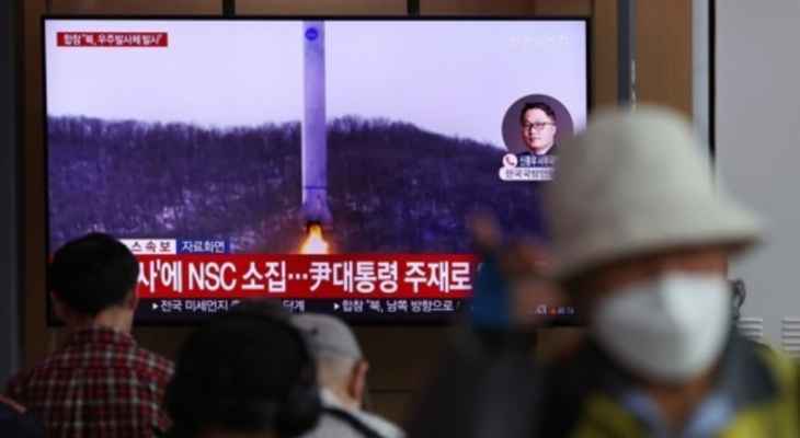 كوريا الشمالية أعلنت تحطم صاروخ فضائي للاستطلاع العسكري بعد إطلاقه وتعتزم إجراء تجربة ثانية