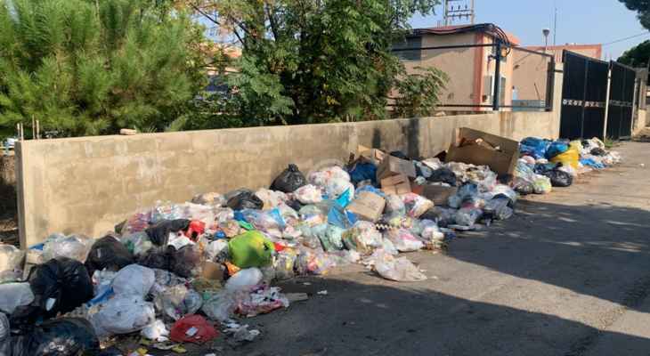 النشرة: كارثة صحية وبيئية تهدد الدوير الجنوبية جراء تكدس النفايات بمحاذاة البئر الارتوازية في البلدة