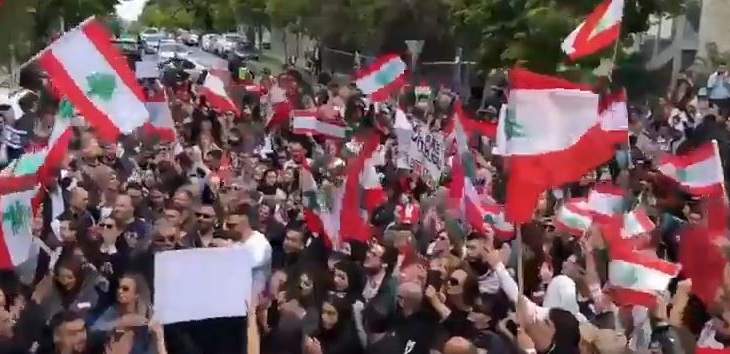 الجالية اللبنانية في ملبورن نفذت وقفة تضامنية مع المتظاهرين في لبنان