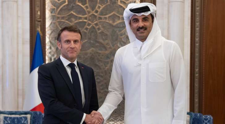 أمير قطر أكد لماكرون أهمية مواصلة الجهود لضمان وقف دائم لإطلاق النار في غزة وحماية المدنيين