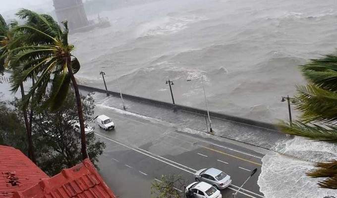 أقوى إعصار منذ 30 عاماً يضرب الهند المنهكة من كورونا