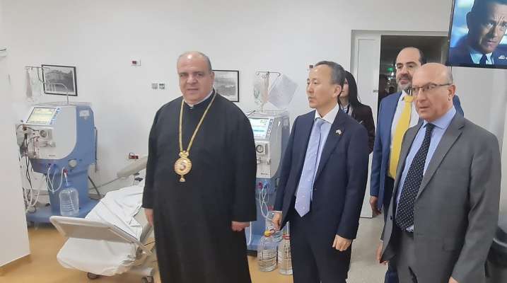 سفير كوريا الجنوبية تفقد مشروع تجهيز مستشفى تل شيحا بالطاقة الشمسية