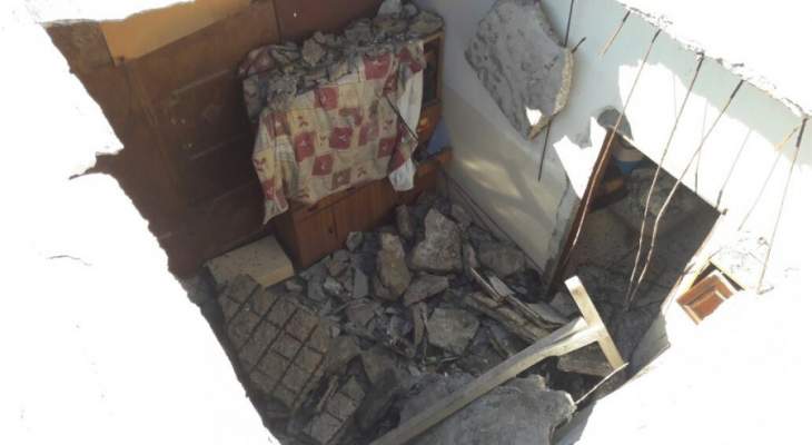 النشرة: نجاة عائلة من الموت إثر انهيار سقف منزلها في بلدة الصرفند