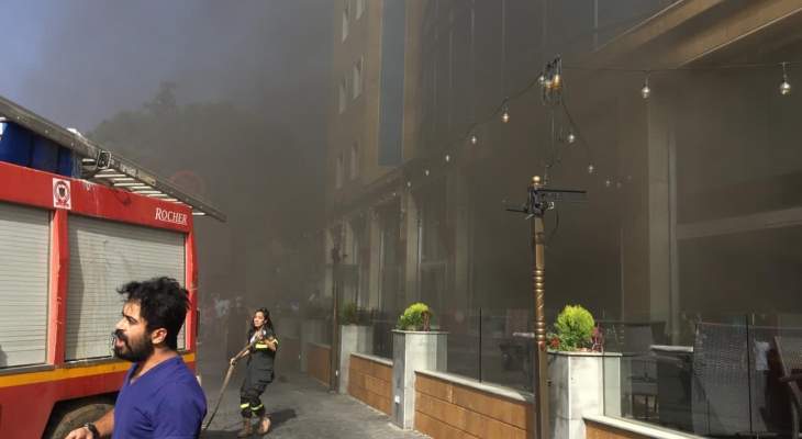 النشرة: حريق بأحد المطاعم في تعلبايا وعناصر الدفاع المدني تعمل على اخماده