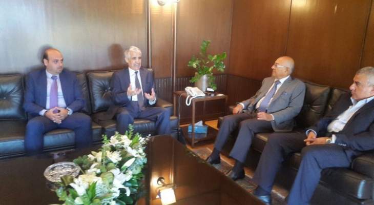 رئيس غرفة التجارة في صيدا يبحث مع السفير الجزائري العلاقة بين البلدين