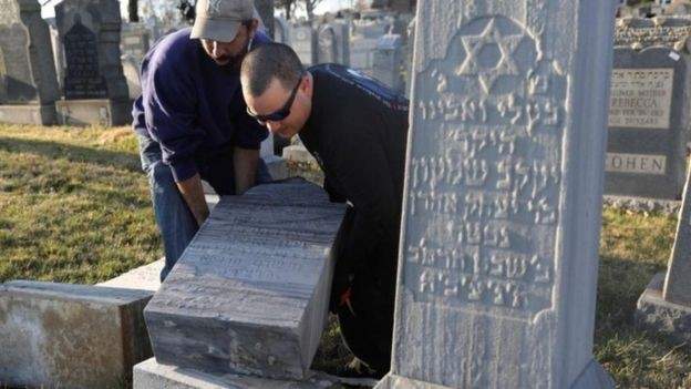 مئات المقابر اليهودية في الولايات المتحدة تعرضت للتخريب