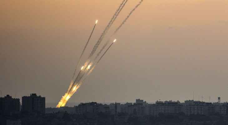 هيئة البث الإسرائيلية: إطلاق أكثر من 300 صاروخ من غزة باتجاه إسرائيل