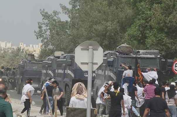 قتيل ومئة جريح بإطلاق قوات الأمن البحرينية النارعلى متظاهرين الدراز