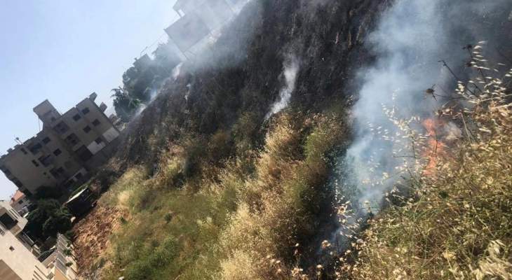 الدفاع المدني: إخماد حريقَي أعشاب يابسة في كسارة وحوش الأمراء بزحلة
