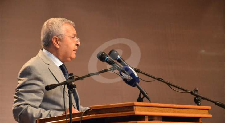 السيد حسين: التحديات التي تحوط بالجامعة اللبنانية تفرض ان نعمل معاً