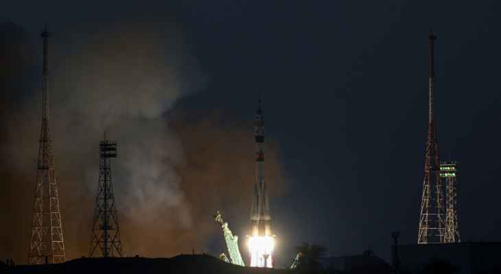انطلاق صاروخ سويوز المتوجه إلى محطة الفضاء الدولية وعلى متنه أميركي وروسيان
