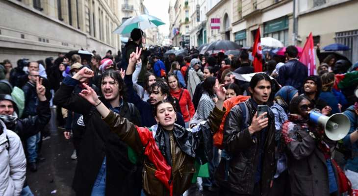 عشرات الطلاب احتلوا قاعة في جامعة لوزان احتجاجاً على حرب غزة