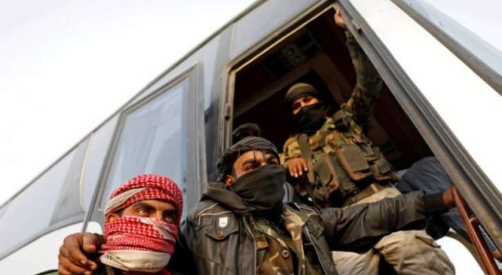 مسلحو جيش الاسلام يواصلون تسليم أسلحتهم بالقلمون الشرقي بريف دمشق