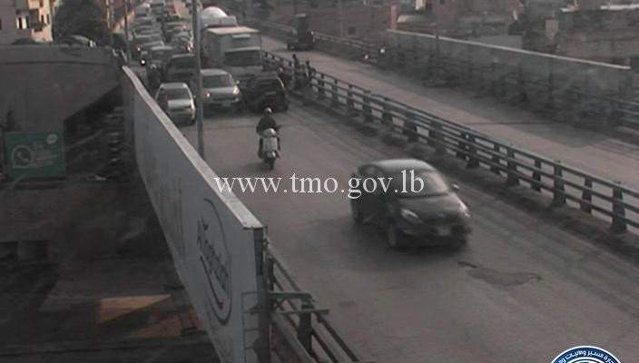 التحكم المروري: تصادم على جسر برج حمود