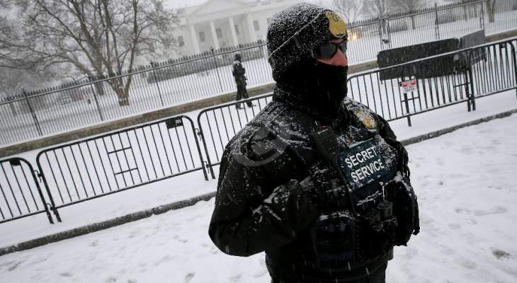 مقتل شخصين وإلغاء 300 رحلة جوية بسبب العاصفة الثلجية في أميركا