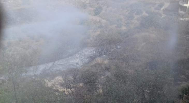 اخماد حريق في بلدة الشيخ محمد في عكار 
