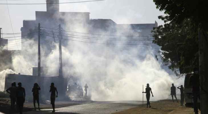 "أ ف ب": الشرطة السودانية استخدمت الغاز المسيل للدموع لتفريق آلاف المتظاهرين