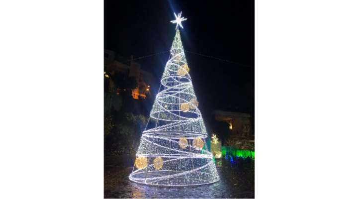 بلدية زوق مكايل أضاءت شجرة الميلاد وافتتحت المعرض الميلادي السنوي