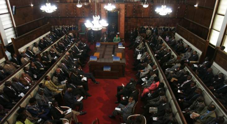 توقف جلسة لمجلس النواب الكيني بسبب إطلاق أحد النواب رائحة كريهة