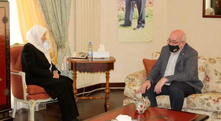 الحريري تداولت مع لنغدن بآخر المستجدات والعلاقات الثنائية بين لبنان وبريطانيا