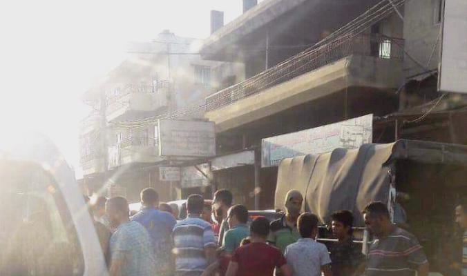  توقيف شاحنة محملة بالحليب على طريق حلبا وتوزيعه على المارة