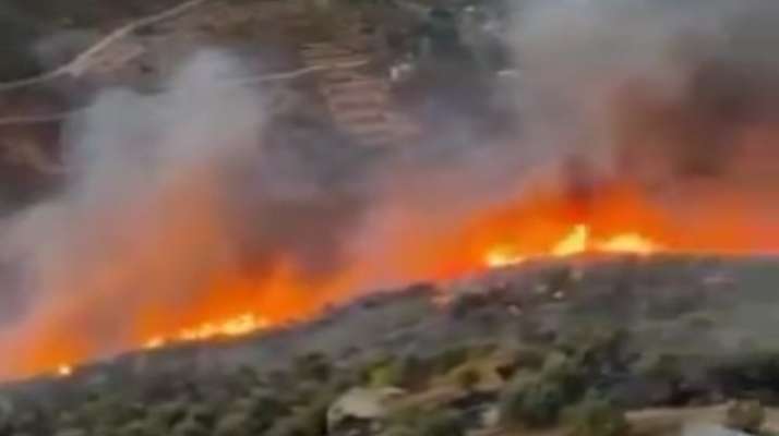 حريق كبير في بلدة البيرة- الشوف ومناشدات من الأهالي لتقديم المساندة لإخماده