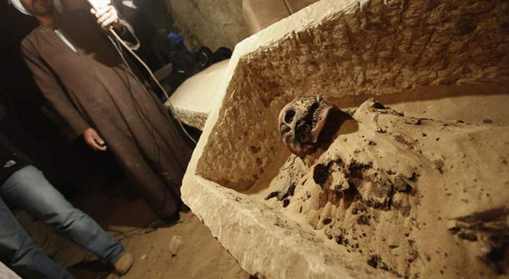 اكتشاف أول مقبرة آدمية في تاريخ مصر الوسطى تضم 28 مومياء