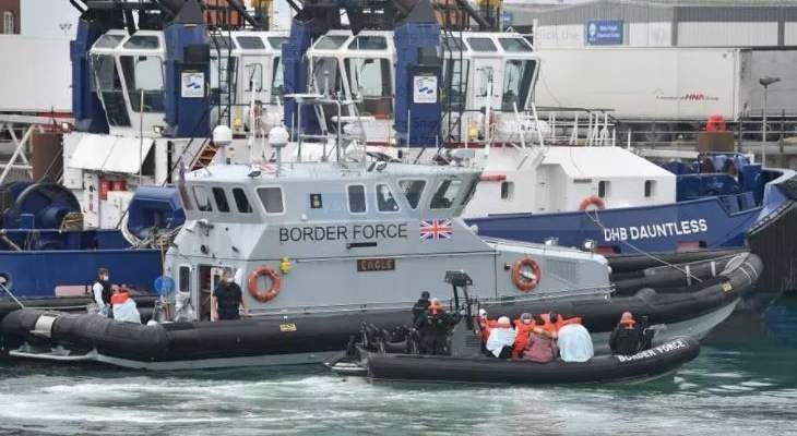 السلطات الفرنسية: إنقاذ 72 مهاجرا خلال محاولتهم عبور بحر المانش إلى بريطانيا