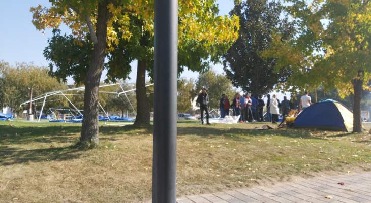 النشرة: قوة من الجيش تزيل خيم المتظاهرين عند دوار زحلة في هذه الاثناء