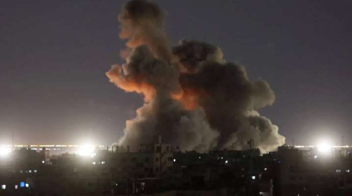 مقتل 3 فلسطينيين وإصابة نحو 10 آخرين بقصف إسرائيلي لمنازل في أحياء مختلفة في غزة