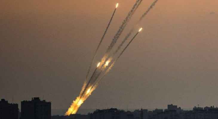 "الجزيرة": إطلاق دفعة صاروخية من وسط قطاع غزة