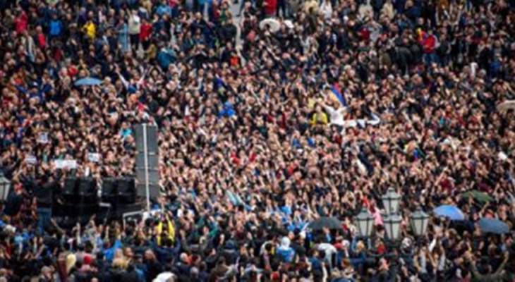 30 ألف شخصا يتظاهرون في أرمينيا ضد الرئيس والشرطة تعتقل المئات