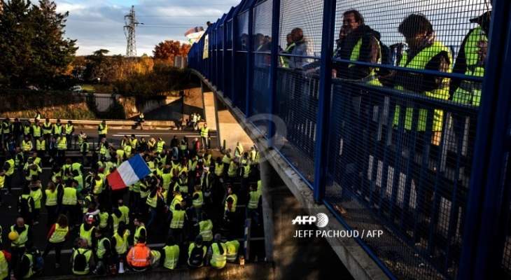 سلطات فرنسا تنشر عشرات الآلاف من الشرطة غدا استعدادا لاحتجاجات السترات الصفراء