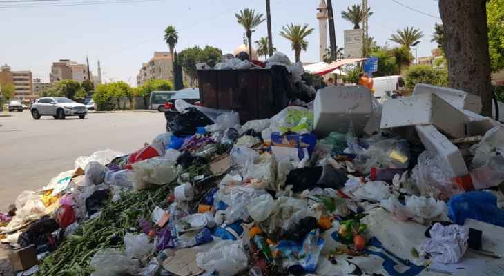 النشرة: النفايات تتراكم في شوارع صيدا بفعل إضراب عمال الفرز في سينيق