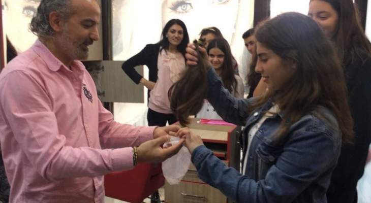 طلاب الإنجيلية بصيدا يجمعون خصل الشعر من الصالونات للتبرع بها لمرضى السرطان