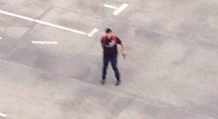 انتشار صورة لأحد مطلقي النار في ميونيخ أثناء فراره من المجمع التجاري